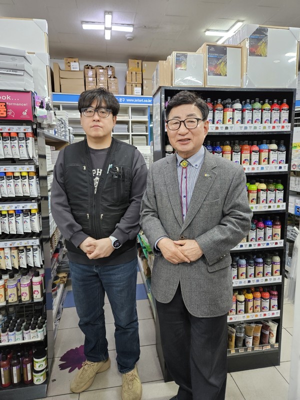 [충남일보가 만난 사람] 대이어 나눔 실천하는 대전제일화방문구 김영기 회장, 김남일 대표