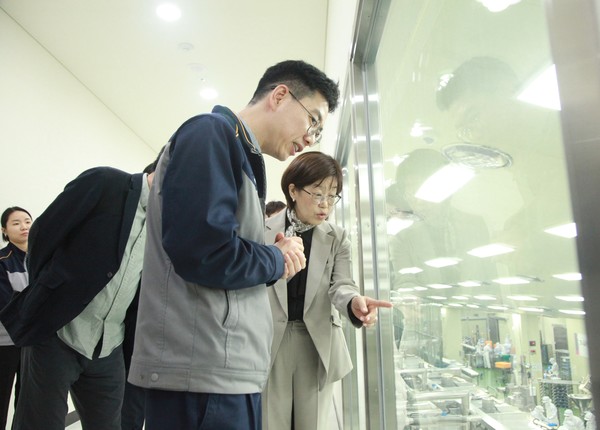 [포토] 안영진 대전식약청장, 국민 다소비 식품 제조업체 현장 방문