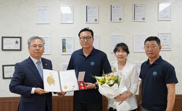 [포토] 삼경이엔씨, 대한적십자사 회원유공장 금장 수상