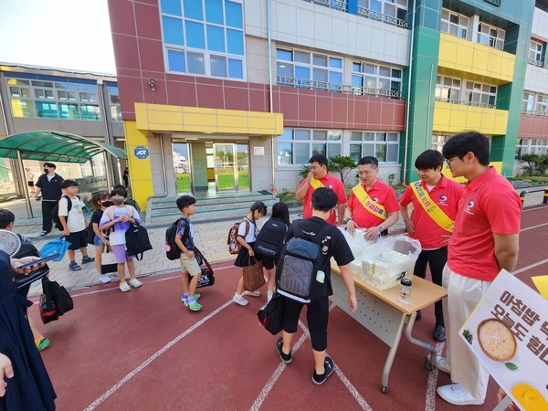 농협금산군지부, 금산초등학교 아침밥 먹기 캠페인 실시