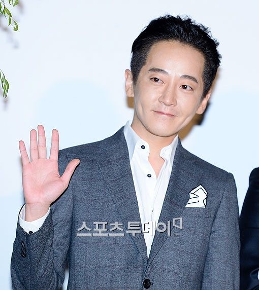 [포토]엠씨 더 맥스 제이윤, 린-이수 결혼 축하해!