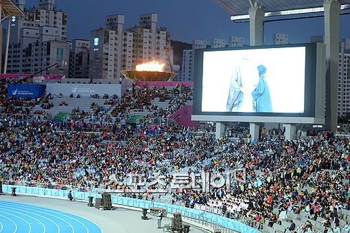 [포토]앞으로 몇시간 후면 꺼질 성화!
