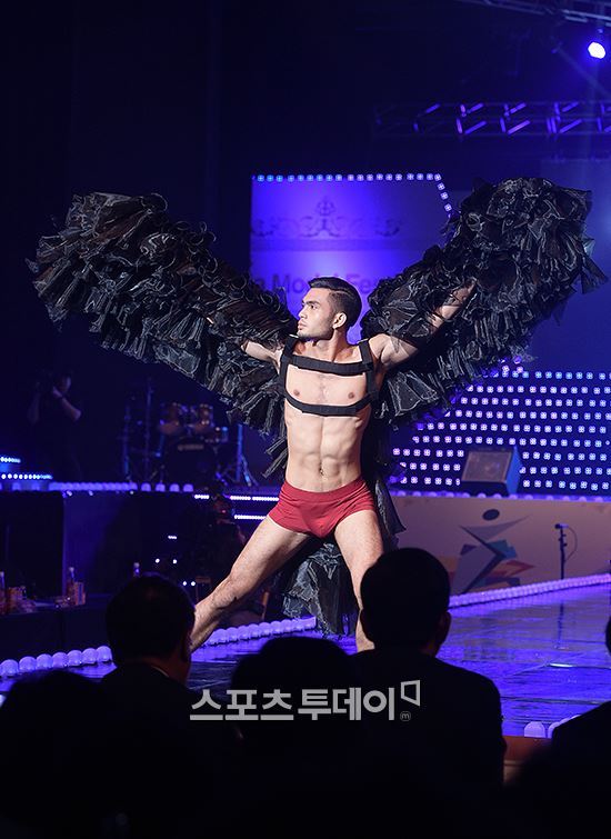 [포토]숨막히는 퍼포먼스![스포츠투데이]