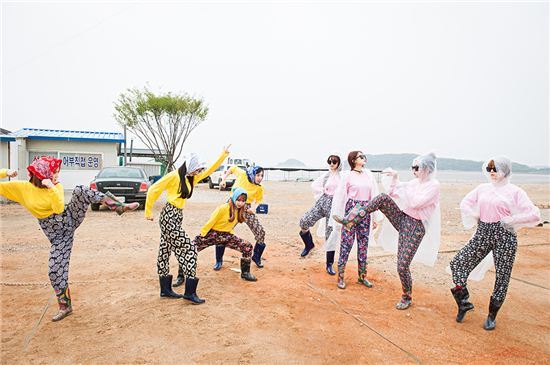 나인뮤지스 모델돌의 힐링캠프…일바지도 패션으로 승화[스포츠투데이]