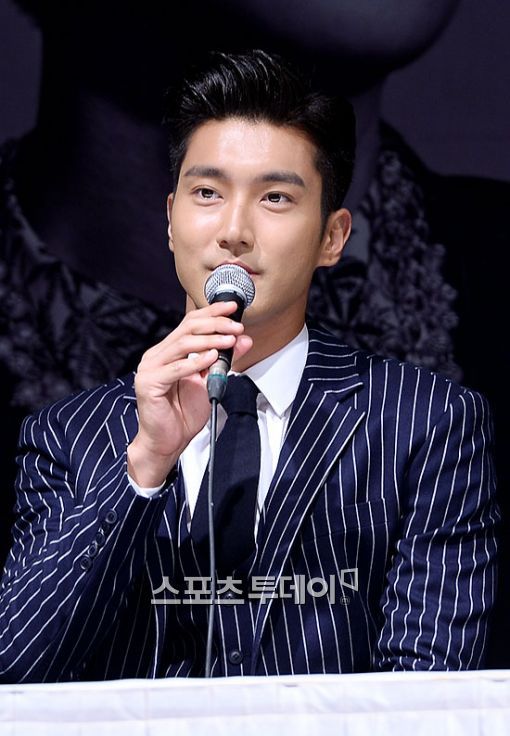 [포토]최시원, 얼굴에 잘생김이 묻었네(슈퍼주니어 데빌)
