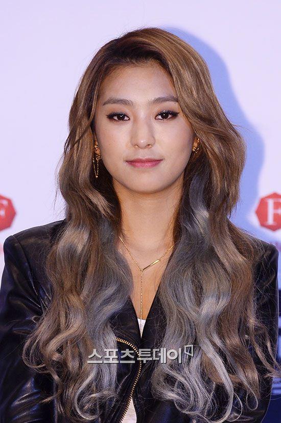 [ST포토]보라, 금빛머리도 잘 어울려(화장대를 부탁해)
