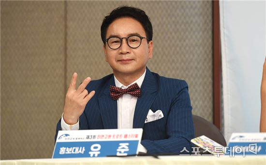 [ST포토]포즈 취하는 유준