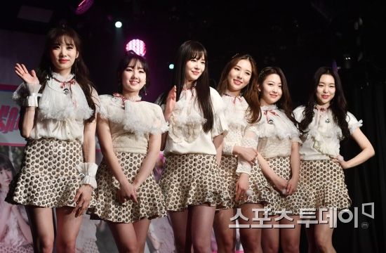 [ST포토] 샤샤, 설레는 데뷔 쇼케이스