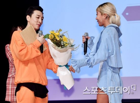 플로우식, 제시에 꽃다발+금목걸이 선물 부족했다면 미안