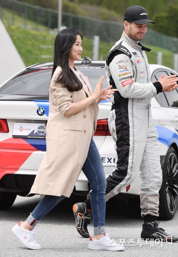 [ST포토] 김혜윤, 찰리 쿠퍼와 함께
