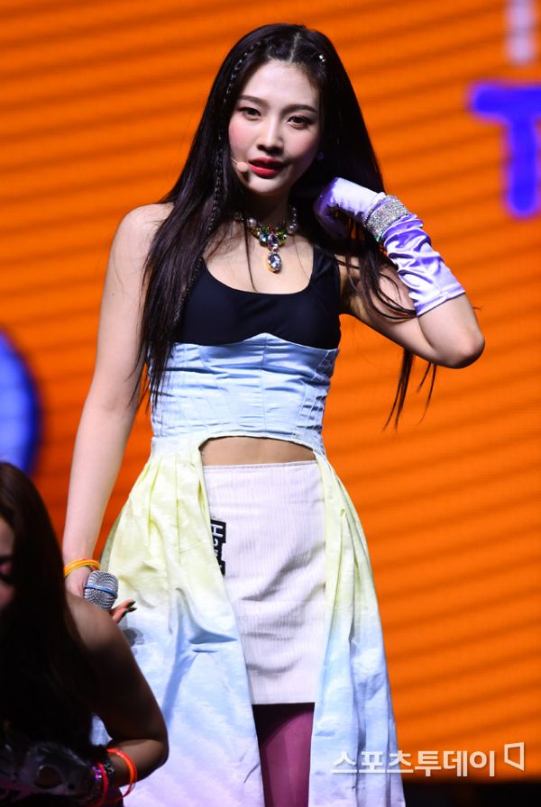 [ST포토] 레드벨벳 조이 휴~ 힘들다 