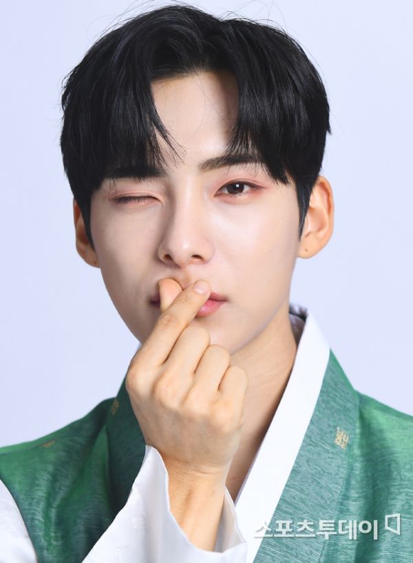 [스투라이크] 에이스 준-찬 잘생김과 귀여움 대결
