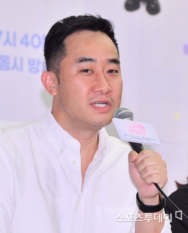 [ST포토] 이원형CP, 노래에 반하다는 다국적 플랫폼