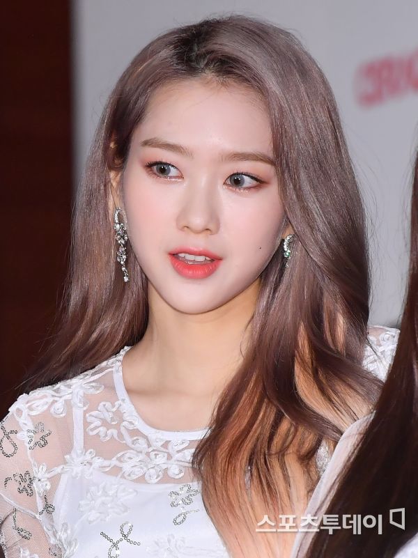 [ST포토] 오마이걸 지호, 인형이야?