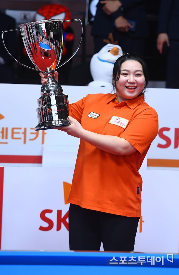 당구 천재소녀 김예은, 박지현 꺾고 LPBA 첫 우승
