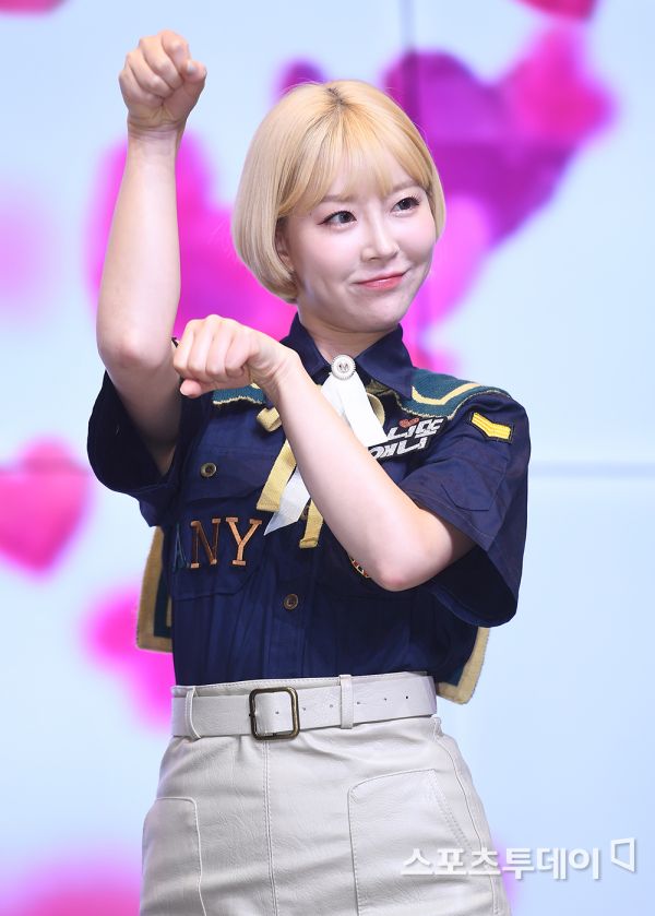 [ST포토] 마니또 애니, 수줍은 미소