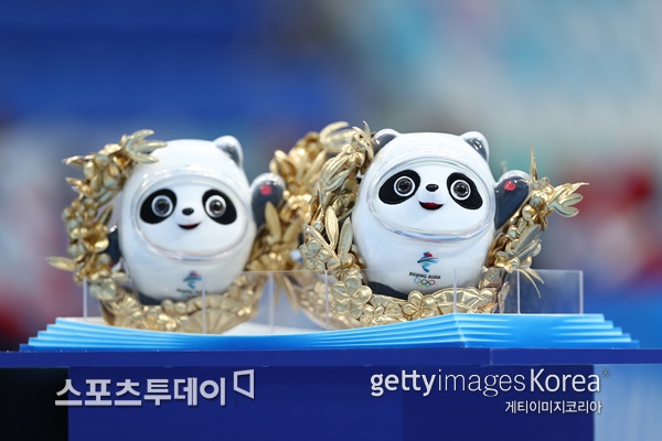 베이징 올림픽 공식 마스코트 빙둔둔, 뜨거운 인기…1인 1개 판매 제한