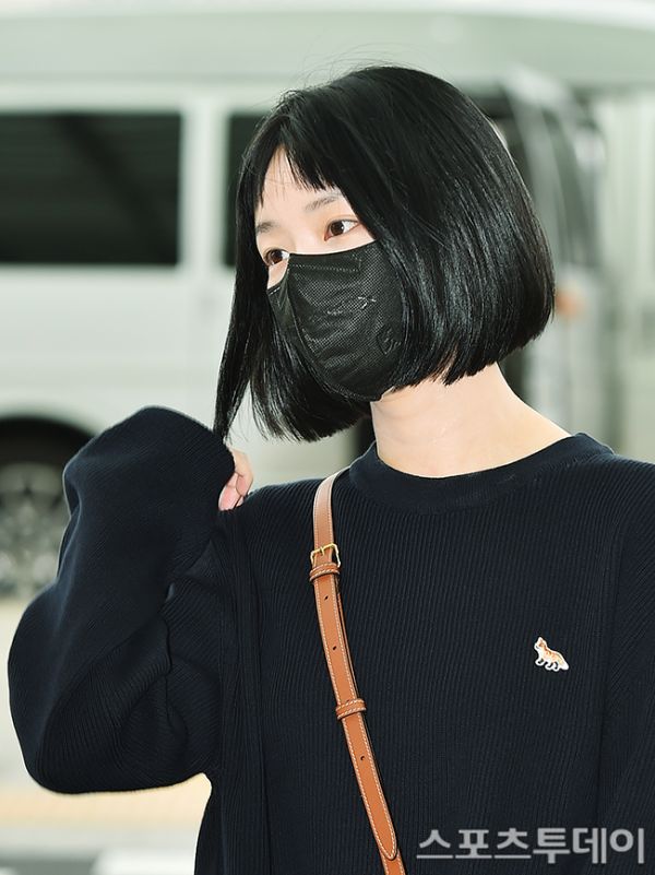[ST포토] 이유비 바람에 날려도 걱정없는 단발머리