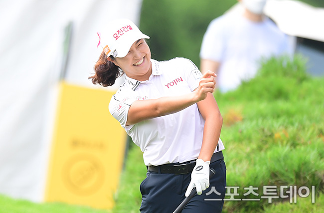 [ST포토] 서연정 귀여운 미소 지으며