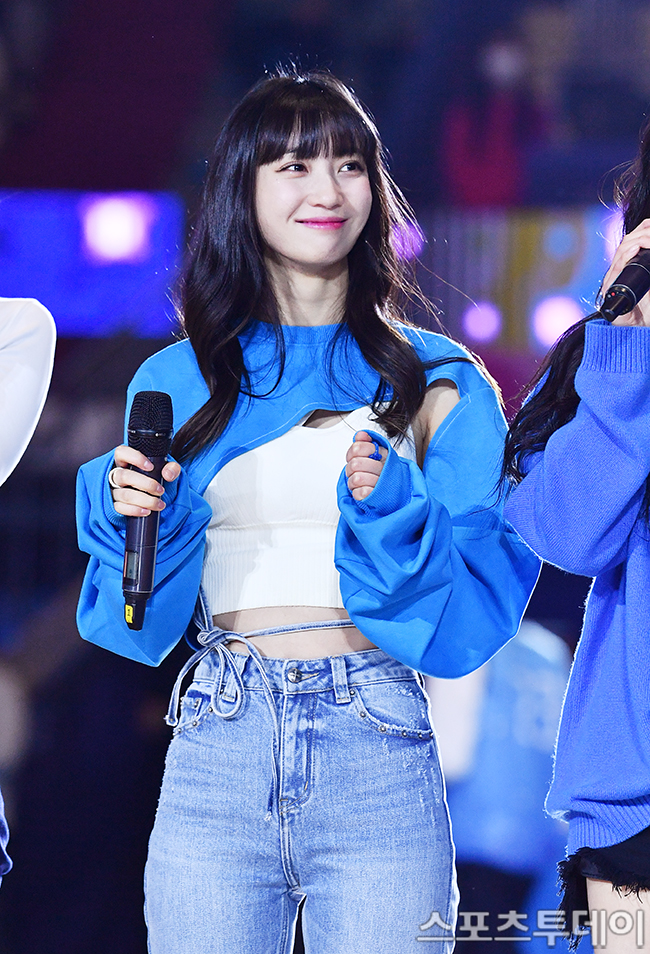 [ST포토] 오마이걸 유빈, 미소에 빠져
