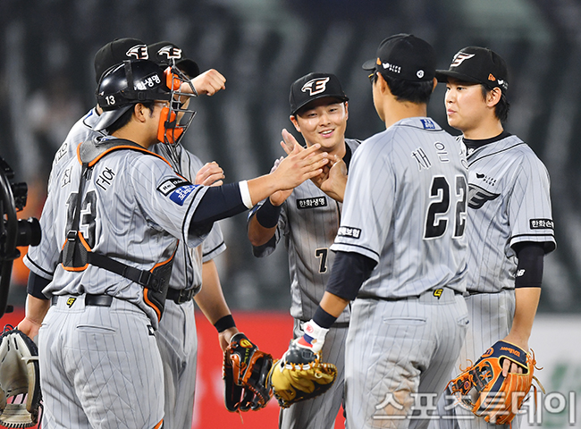 '8회에 13점 맹폭' 한화, 키움 원정 16-6 짜릿한 역전승…2연패 탈출