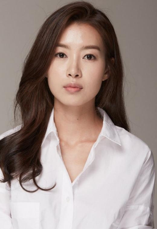 배정화, 루트비컴퍼니와 전속계약... 김재록, 장윤정, 남태우와 한솥법