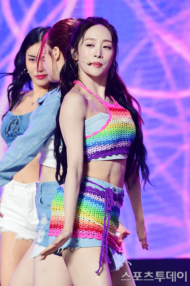 [ST포토] 니콜, 선명한 복근