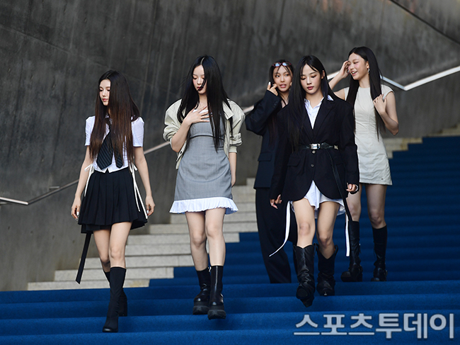 [ST포토] 뉴진스, 모두가 센터 비주얼