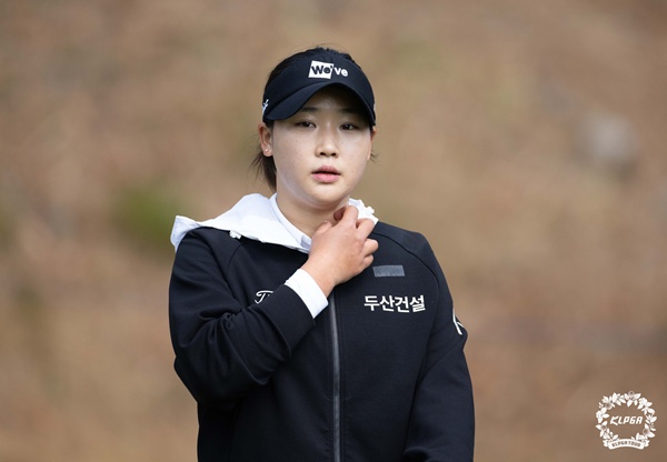 '7연속 버디' 김민솔, KLPGA 국내 개막전 1R 선두…황유민 공동 2위(종합)