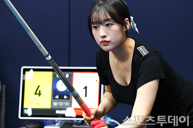 [ST포토] 당구선수 장가연, '과감해진 패션'