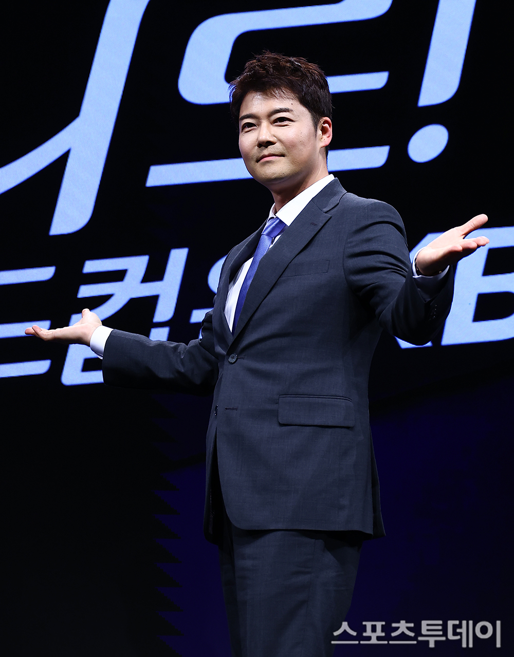 [ST포토] 전현무, '월드컵 중계 준비완료'