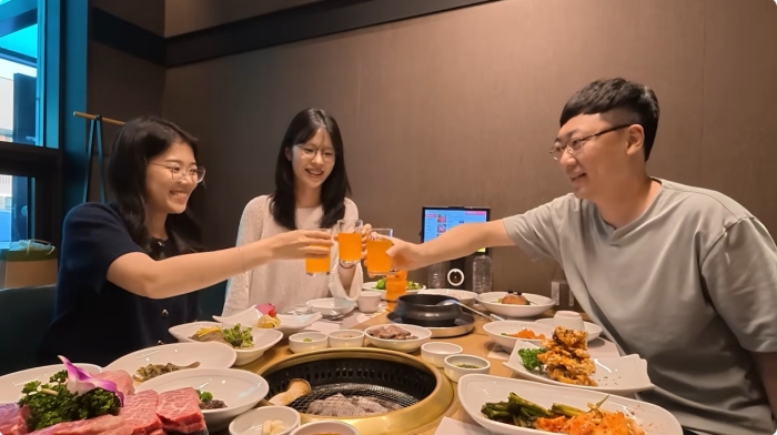 '전 충주맨' 김선태, 사직 4개월 만에 충주시 유튜브 복귀…"왔다 젠슨 황"