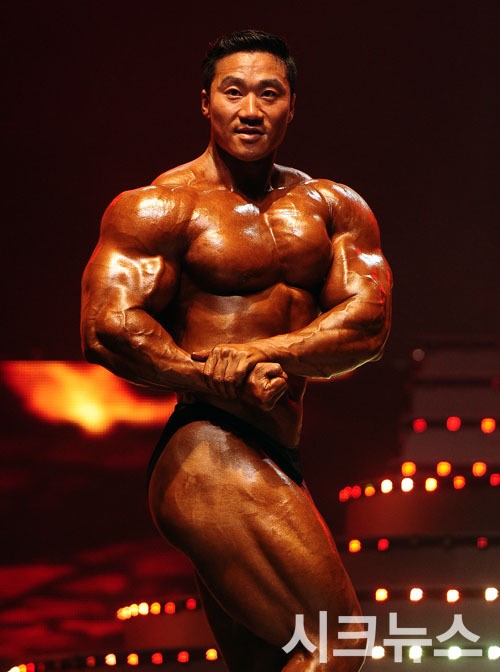 [시크포토]몬스터짐, 그리스 신화에서 튀어 나온 듯 조각같은 근육