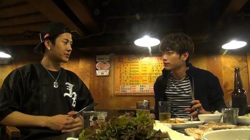 ‘룸메이트’ 서강준·잭슨, 야반도주 심야 ‘삼겹살’ 데이트