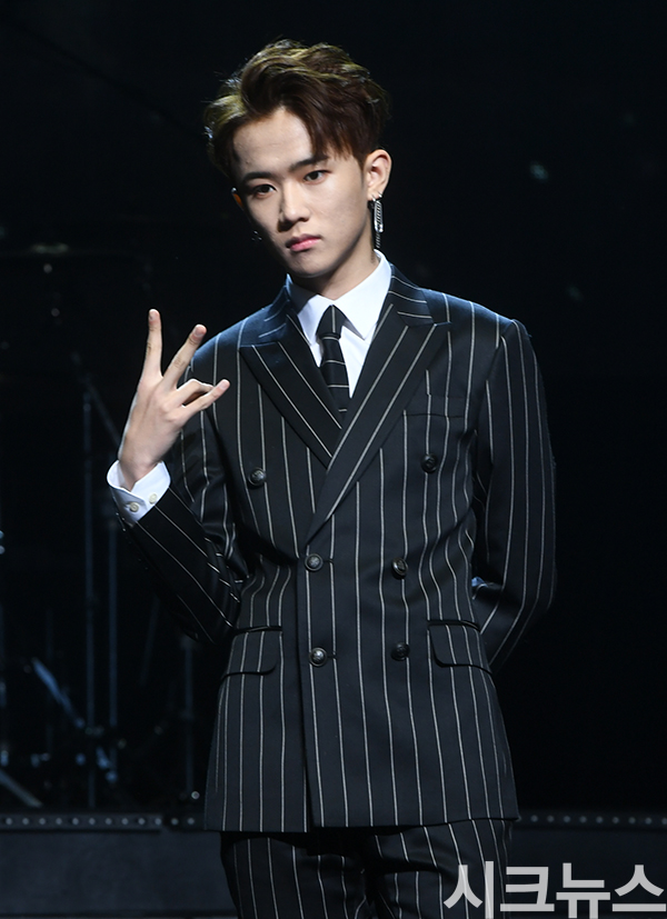 [시크포토]더 이스트라이트 이은성 귀여운 브이~