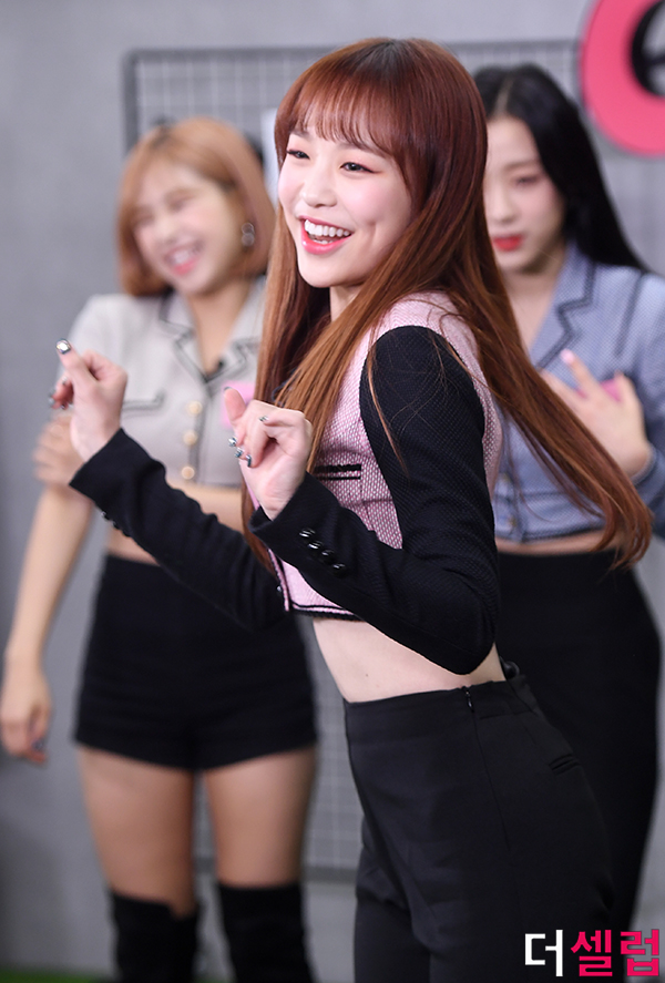 [더셀럽포토]에이프릴 레이첼 쏙 들어간 보조개