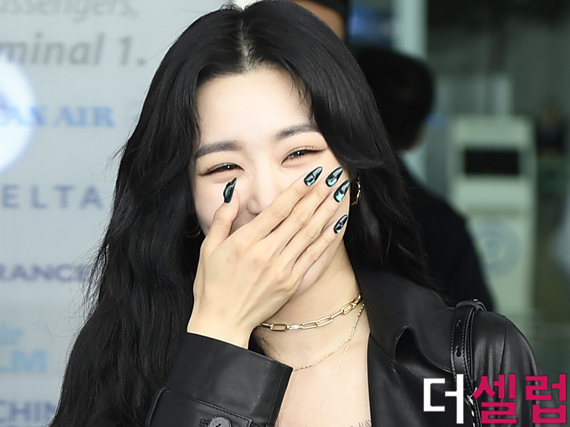 [더셀럽포토]티파니  영, 화려한 네일