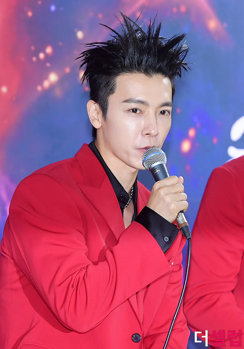[더셀럽포토]슈퍼주니어 동해 하늘로 치솟는 헤어스타일