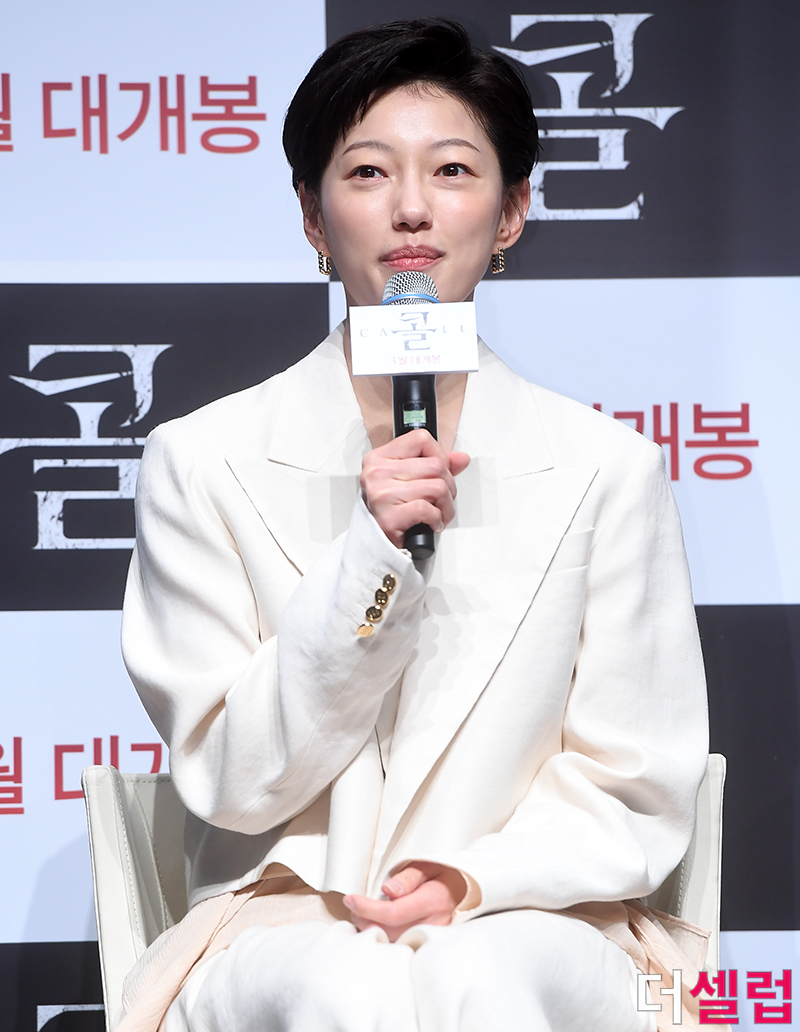 [더셀럽포토]이엘 압도하는 분위기