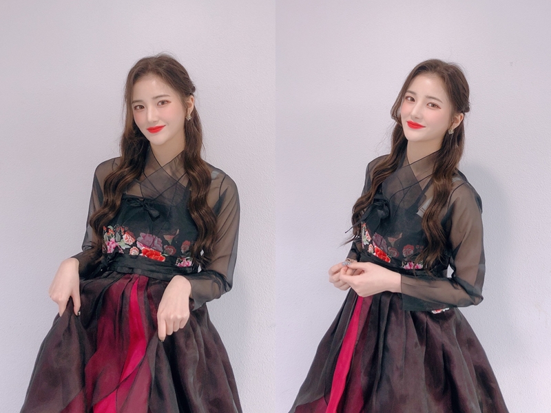 김해리, 블랙 시스루 한복 입고 뽐낸 청순 자태 행복한 추석 보내세요