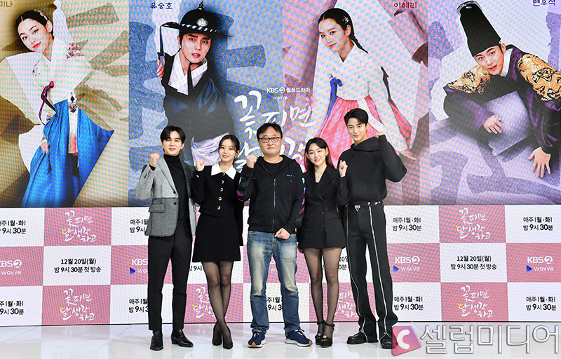 [셀럽포토]꽃 피면 달 생각하고 주역들 한 자리에 모여