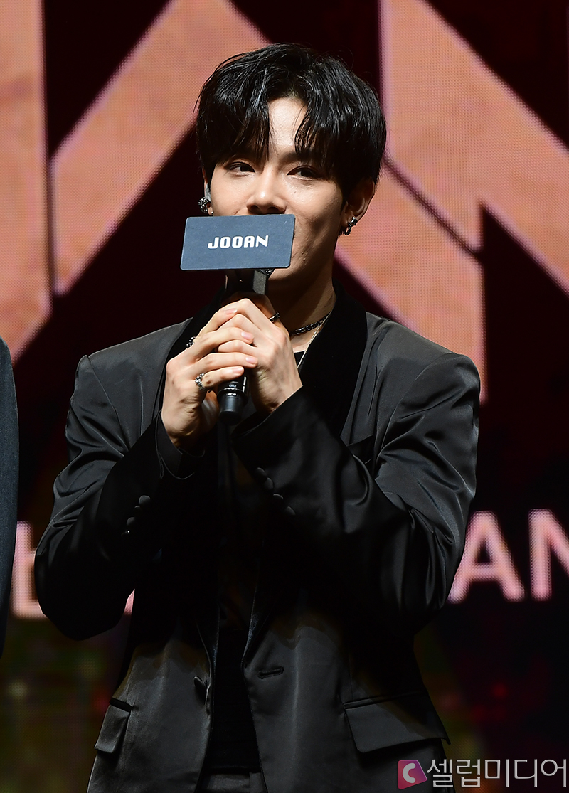 [셀럽포토]탄 주안 잘생김이 뚝뚝