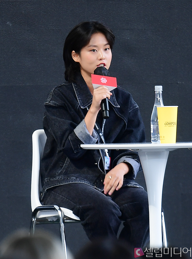 [셀럽포토]이연 매력 넘치는 홍일점