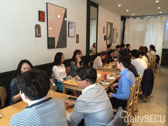 아브뉴프랑 광교 싱글 직장인들의 만남 이벤트
