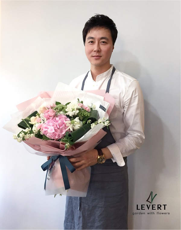 강남 양재역 꽃집 르베르 플라워, 대기업 조경팀장 출신 플로리스트의 1:1 맞춤 꽃 제공