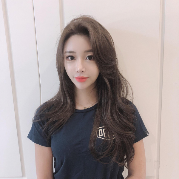 살롱드마샬 동탄2호점 미용실, 레이어드 스타일과 뿌리펌 결합된 샤론펌 최대 50% 할인 행사