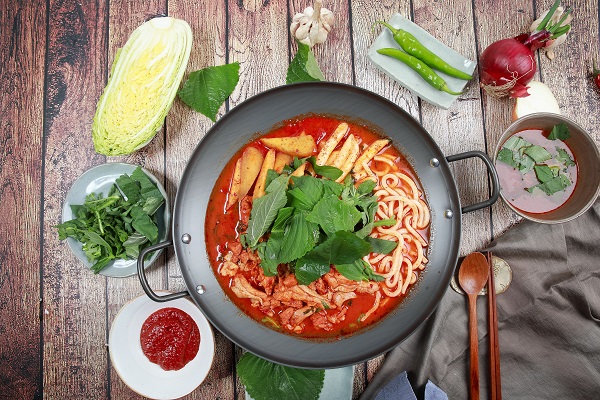 태백물닭갈비 집에서도 부담없이 즐길 수 있는 밀키트로 출시