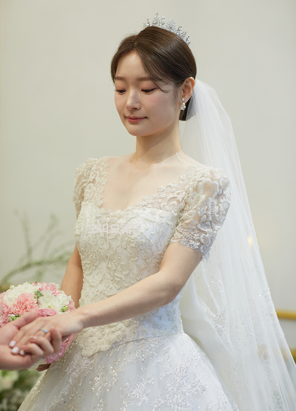 오띠모웨딩, 신상 웨딩드레스 포함 스드메 정찰제 패키지 상품 제공