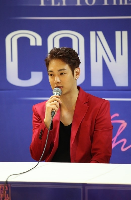 환희, 전국투어 콘셉트 유지…의상-헤어스타일 변화줬다 [플라이투더스카이 콘서트 기자간담회]