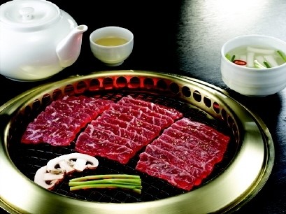 ‘생생정보통’ 가격 파괴 한우고기 집 공개…한우 등심 100g 당 6000원!